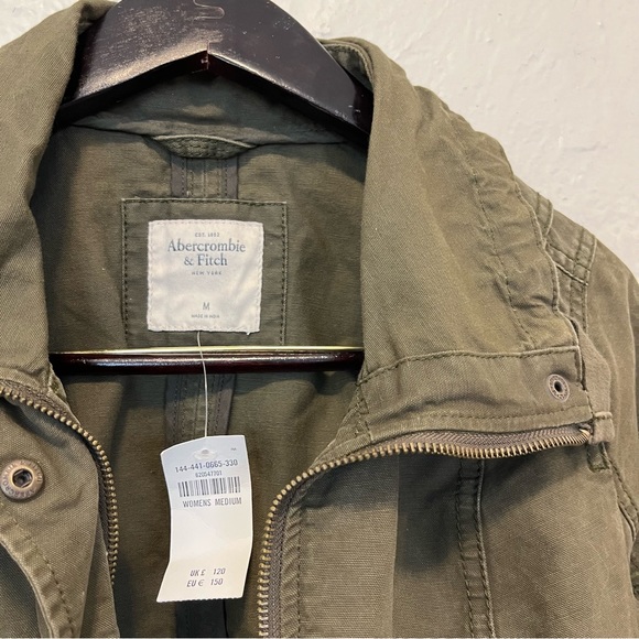 Abercrombie & Fitch Cropped  Military Green Utility Jacket medium - Picture 10 of 10